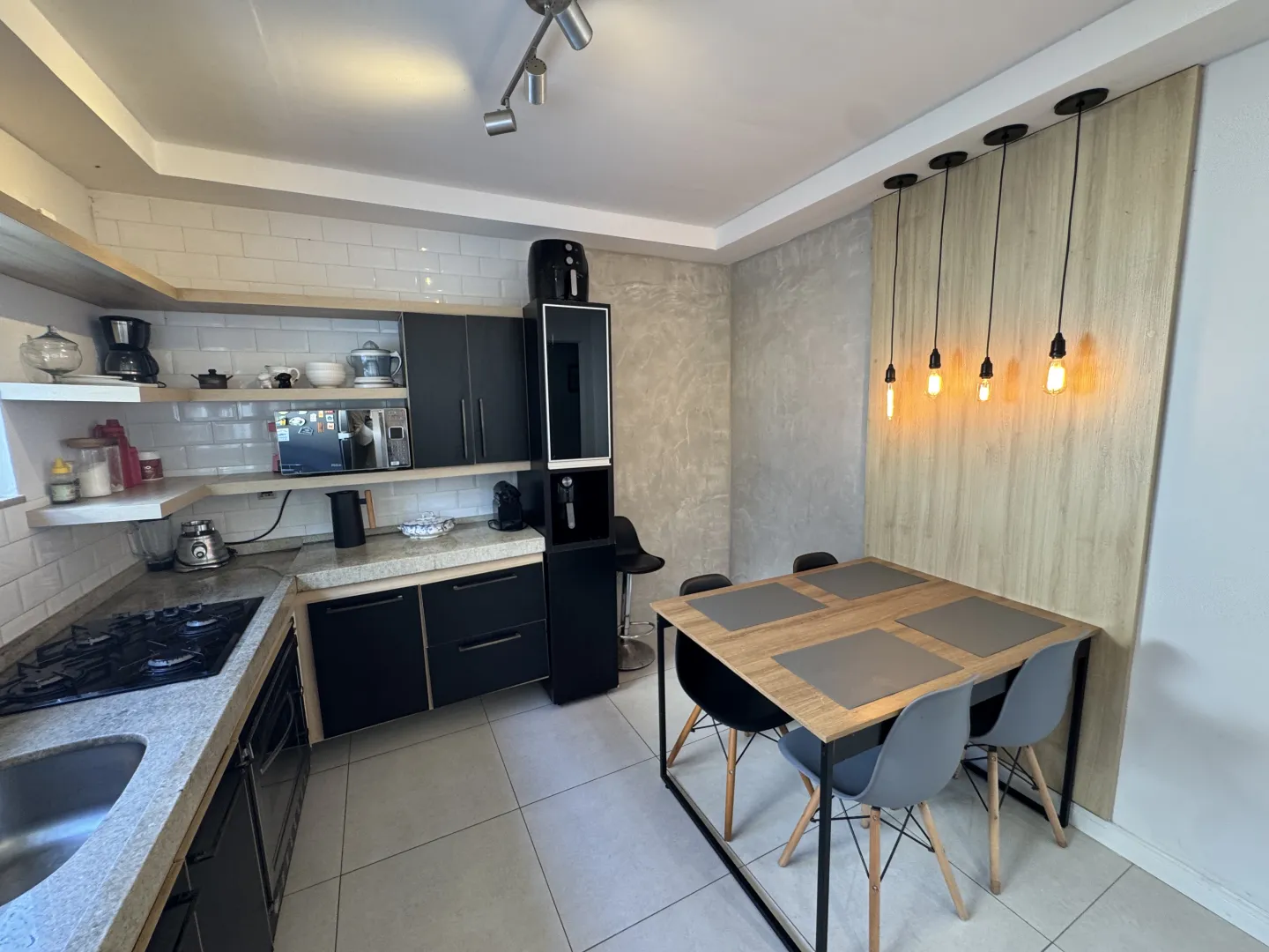 Casa Mobiliada em Excelente Localiza&ccedil;&atilde;o em B&uacute;zios Rua Sátiro Coelho Armação dos Búzios - 