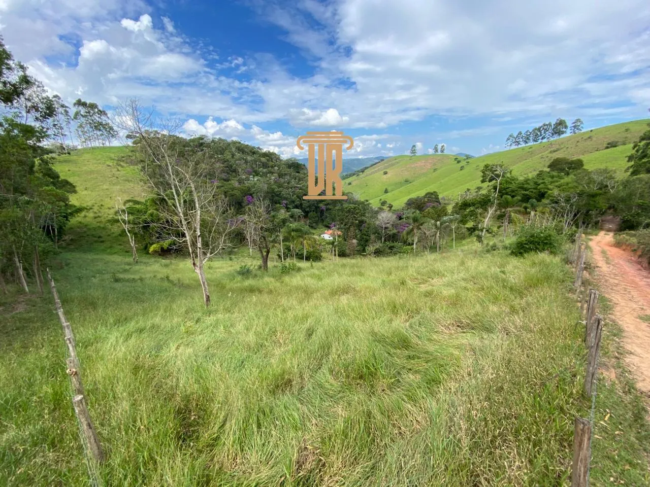 S&Iacute;TIO DE 4 HECTARES A VENDA EM REDEN&Ccedil;&Atilde;O DA SERRA - SP  Redenção da Serra - 