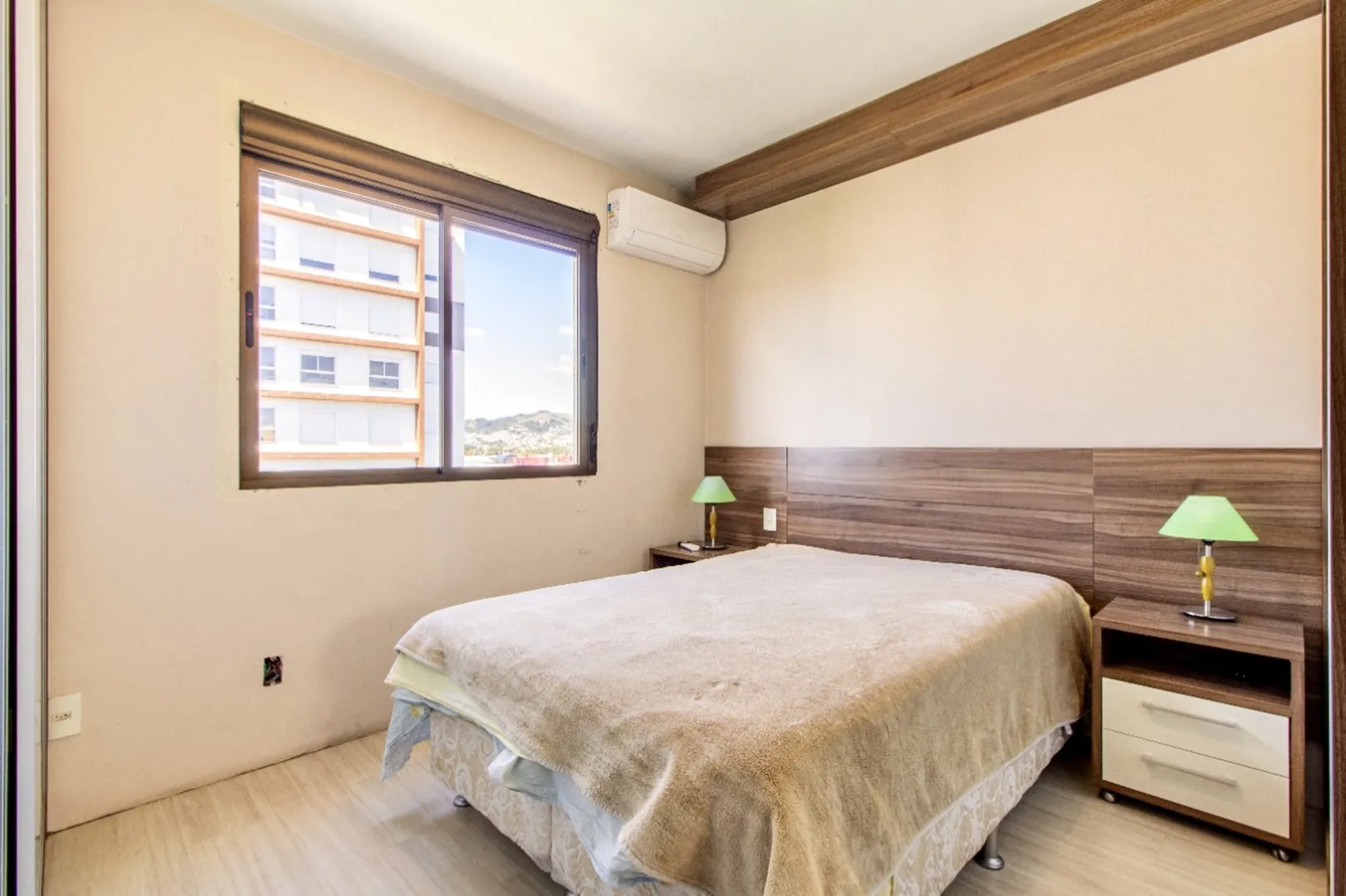 R$ 690.000 - APARTAMENTO - 74M2 - 2 DORM - SU&Iacute;TE - 2 VAGAS - VISTA Rua Chile Porto Alegre - 