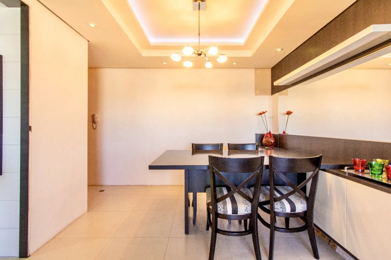 R$ 690.000 - APARTAMENTO - 74M2 - 2 DORM - SU&Iacute;TE - 2 VAGAS - VISTA Rua Chile Porto Alegre - 