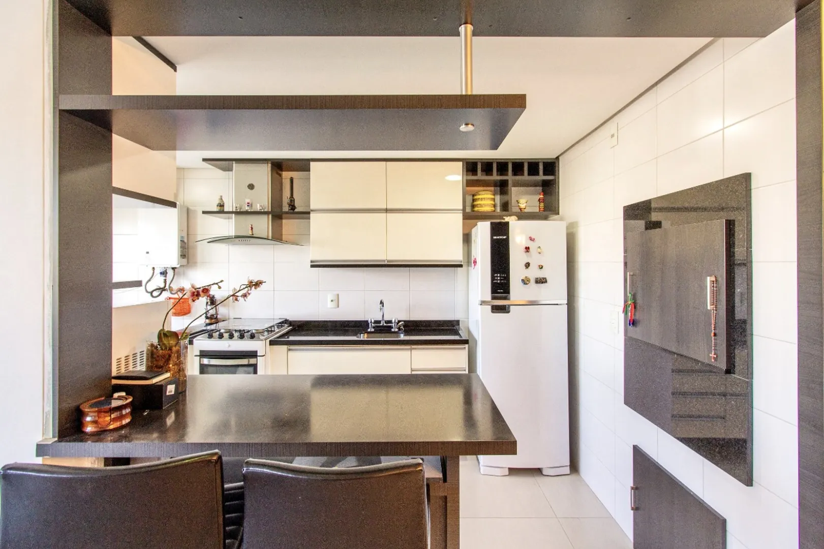 R$ 690.000 - APARTAMENTO - 74M2 - 2 DORM - SU&Iacute;TE - 2 VAGAS - VISTA Rua Chile Porto Alegre - 