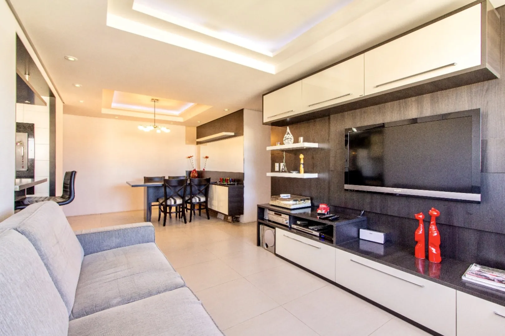 R$ 690.000 - APARTAMENTO - 74M2 - 2 DORM - SU&Iacute;TE - 2 VAGAS - VISTA Rua Chile Porto Alegre - 