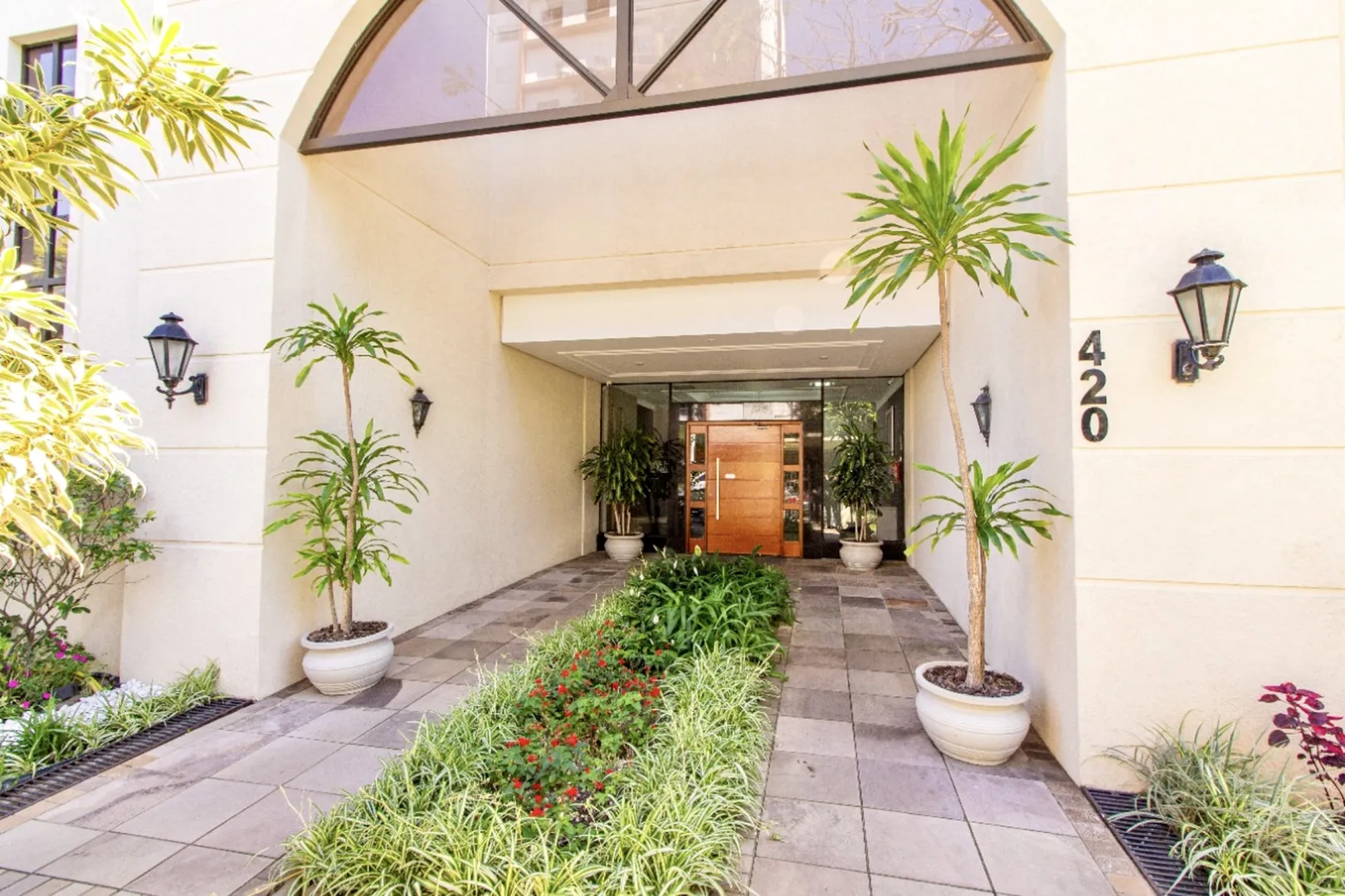 R$ 690.000 - APARTAMENTO - 74M2 - 2 DORM - SU&Iacute;TE - 2 VAGAS - VISTA Rua Chile Porto Alegre - 