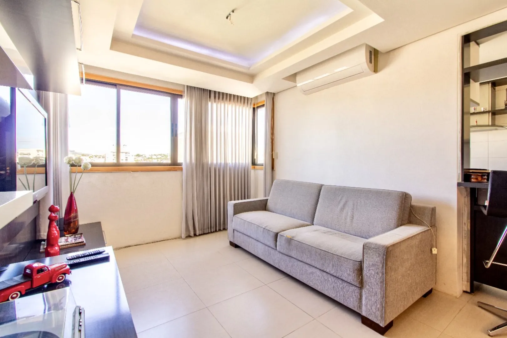 R$ 690.000 - APARTAMENTO - 74M2 - 2 DORM - SU&Iacute;TE - 2 VAGAS - VISTA Rua Chile Porto Alegre - 