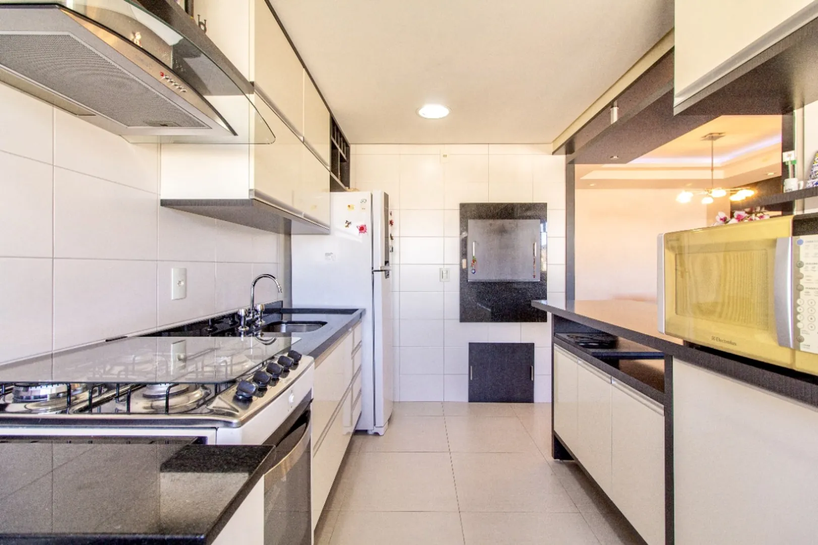R$ 690.000 - APARTAMENTO - 74M2 - 2 DORM - SU&Iacute;TE - 2 VAGAS - VISTA Rua Chile Porto Alegre - 