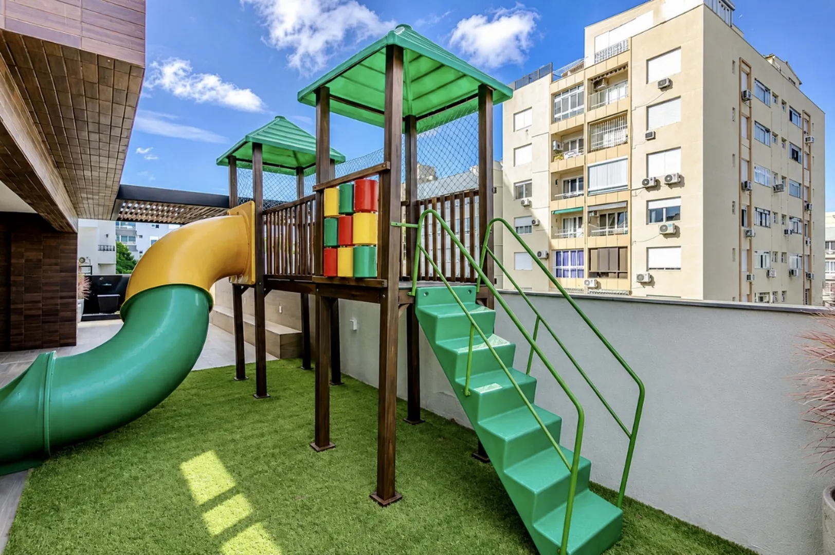 R$ 820.000 - NOVO - LINDO APARTAMENTO - 80M2 - 2 SU&Iacute;TES - 2 VAGAS - VISTA Rua Chile Porto Alegre - 