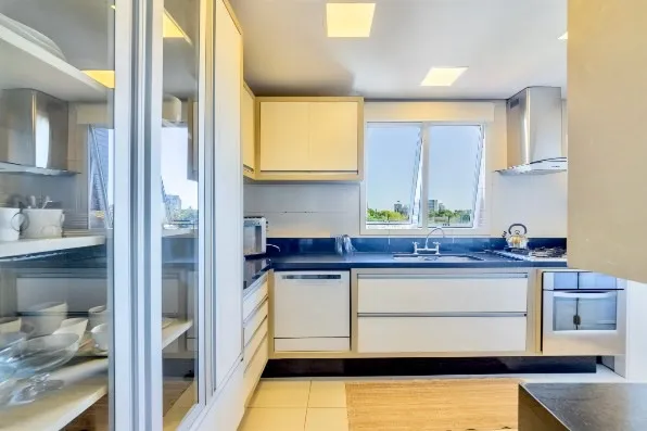 R$ 1.390.000 - IMPEC&Aacute;VEL APARTAMENTO - 105M2 - 3 DORM - VISTA - 2 VAGAS - INFRA Rua Alcídes Gonzaga Porto Alegre - 