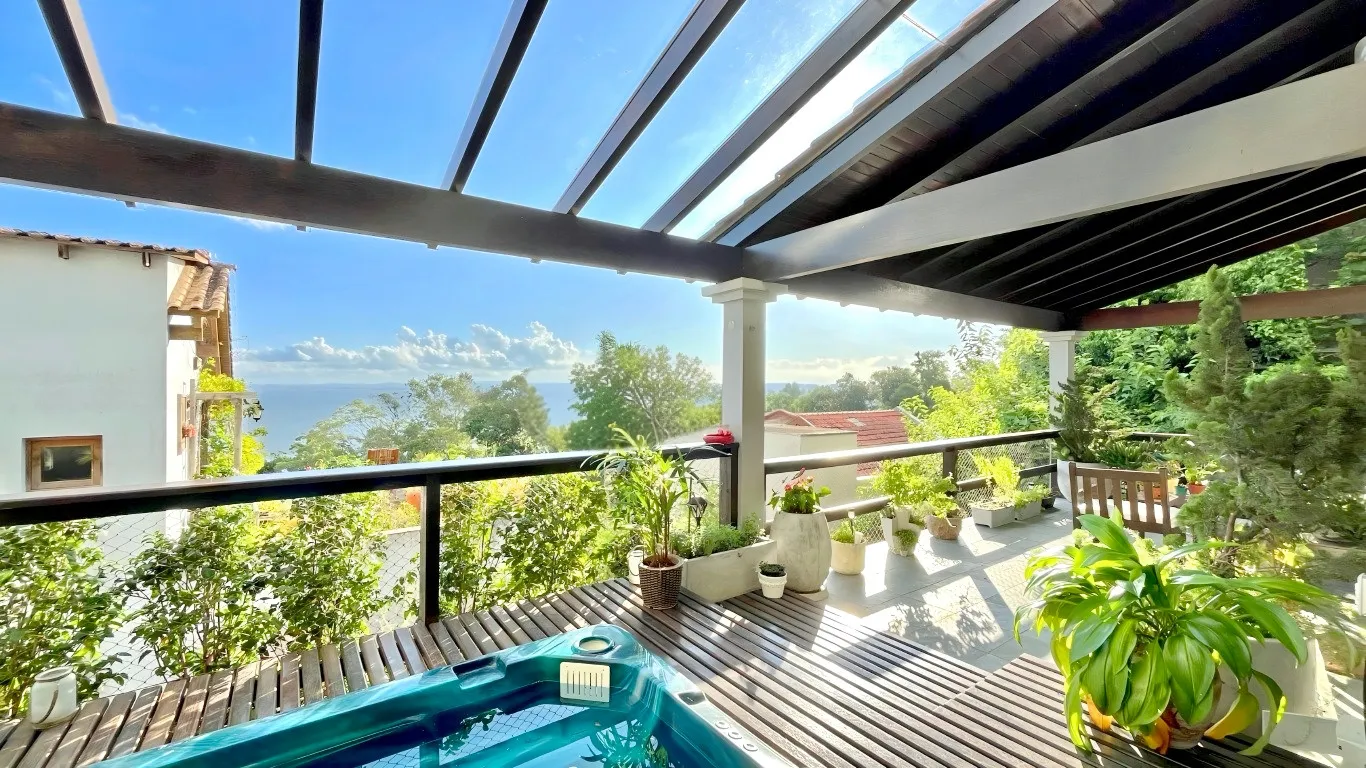 R$ 1.620.000 - MARAVILHOSA CASA - 413M2 - 3 SU&Iacute;TES - HIDRO - 2 VAGAS - VISTA PANOR&Acirc;MICA Rua Coronel Gomes de Carvalho Porto Alegre - 