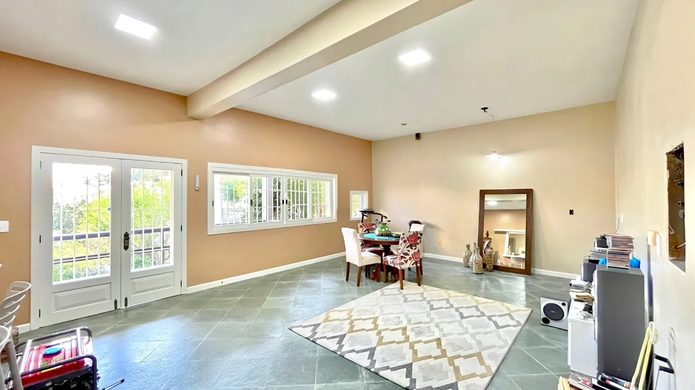 R$ 1.620.000 - MARAVILHOSA CASA - 413M2 - 3 SU&Iacute;TES - HIDRO - 2 VAGAS - VISTA PANOR&Acirc;MICA Rua Coronel Gomes de Carvalho Porto Alegre - 