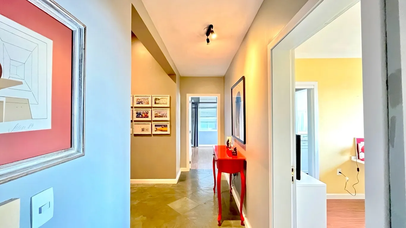 R$ 1.620.000 - MARAVILHOSA CASA - 413M2 - 3 SU&Iacute;TES - HIDRO - 2 VAGAS - VISTA PANOR&Acirc;MICA Rua Coronel Gomes de Carvalho Porto Alegre - 