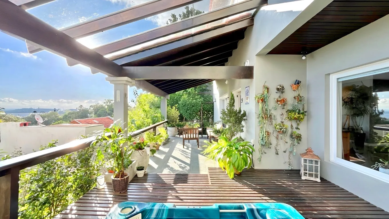 R$ 1.620.000 - MARAVILHOSA CASA - 413M2 - 3 SU&Iacute;TES - HIDRO - 2 VAGAS - VISTA PANOR&Acirc;MICA Rua Coronel Gomes de Carvalho Porto Alegre - 