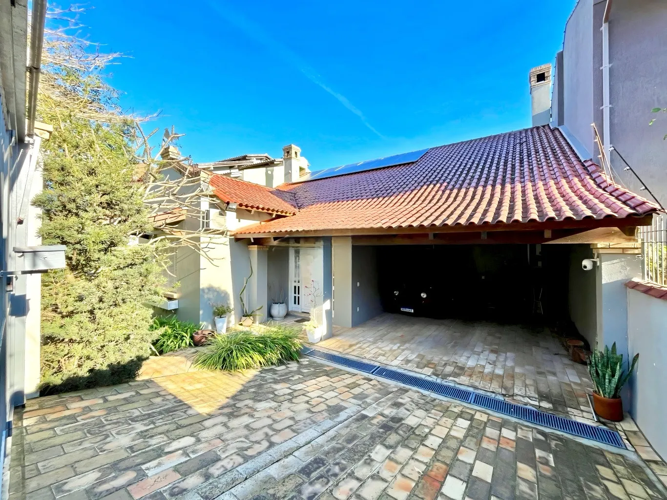 R$ 1.620.000 - MARAVILHOSA CASA - 413M2 - 3 SU&Iacute;TES - HIDRO - 2 VAGAS - VISTA PANOR&Acirc;MICA Rua Coronel Gomes de Carvalho Porto Alegre - 