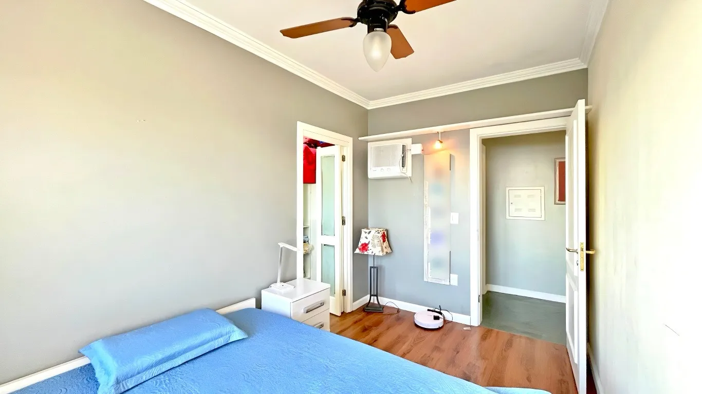 R$ 1.620.000 - MARAVILHOSA CASA - 413M2 - 3 SU&Iacute;TES - HIDRO - 2 VAGAS - VISTA PANOR&Acirc;MICA Rua Coronel Gomes de Carvalho Porto Alegre - 