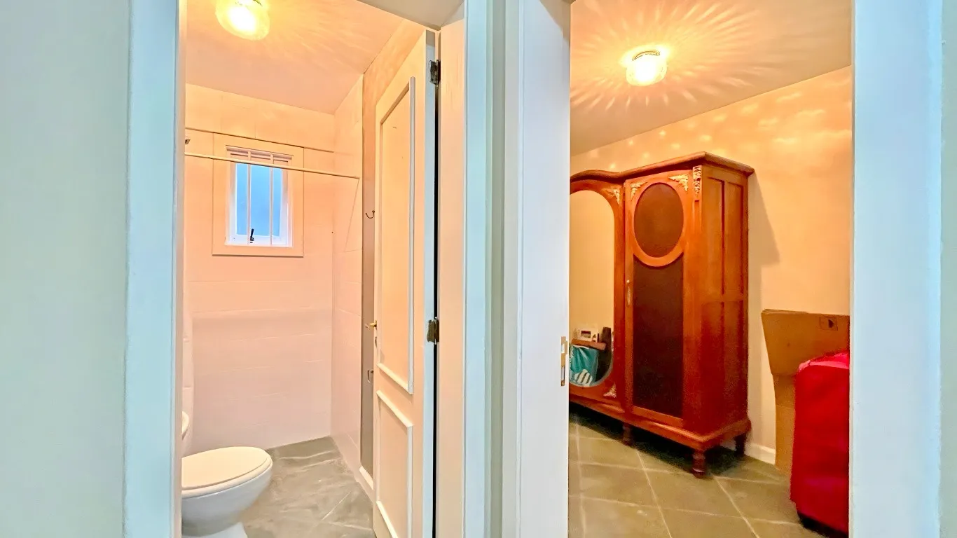 R$ 1.620.000 - MARAVILHOSA CASA - 413M2 - 3 SU&Iacute;TES - HIDRO - 2 VAGAS - VISTA PANOR&Acirc;MICA Rua Coronel Gomes de Carvalho Porto Alegre - 