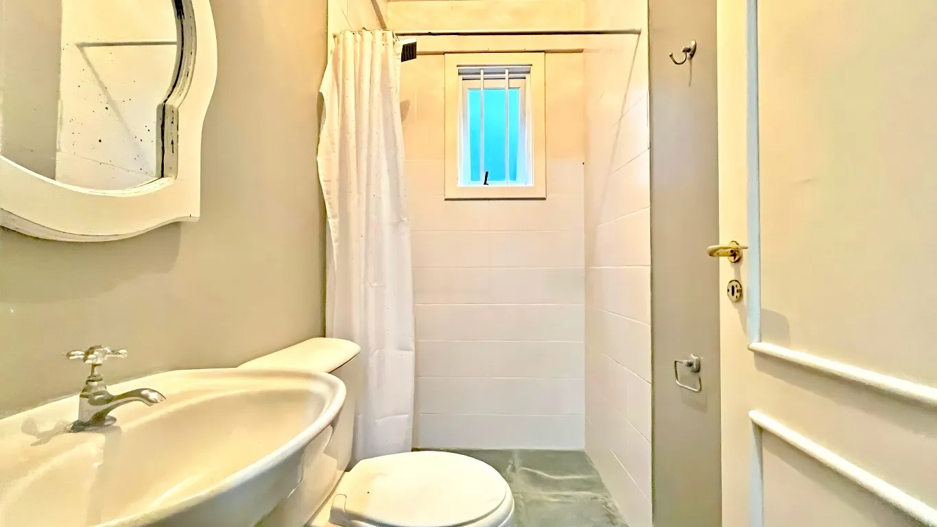 R$ 1.620.000 - MARAVILHOSA CASA - 413M2 - 3 SU&Iacute;TES - HIDRO - 2 VAGAS - VISTA PANOR&Acirc;MICA Rua Coronel Gomes de Carvalho Porto Alegre - 