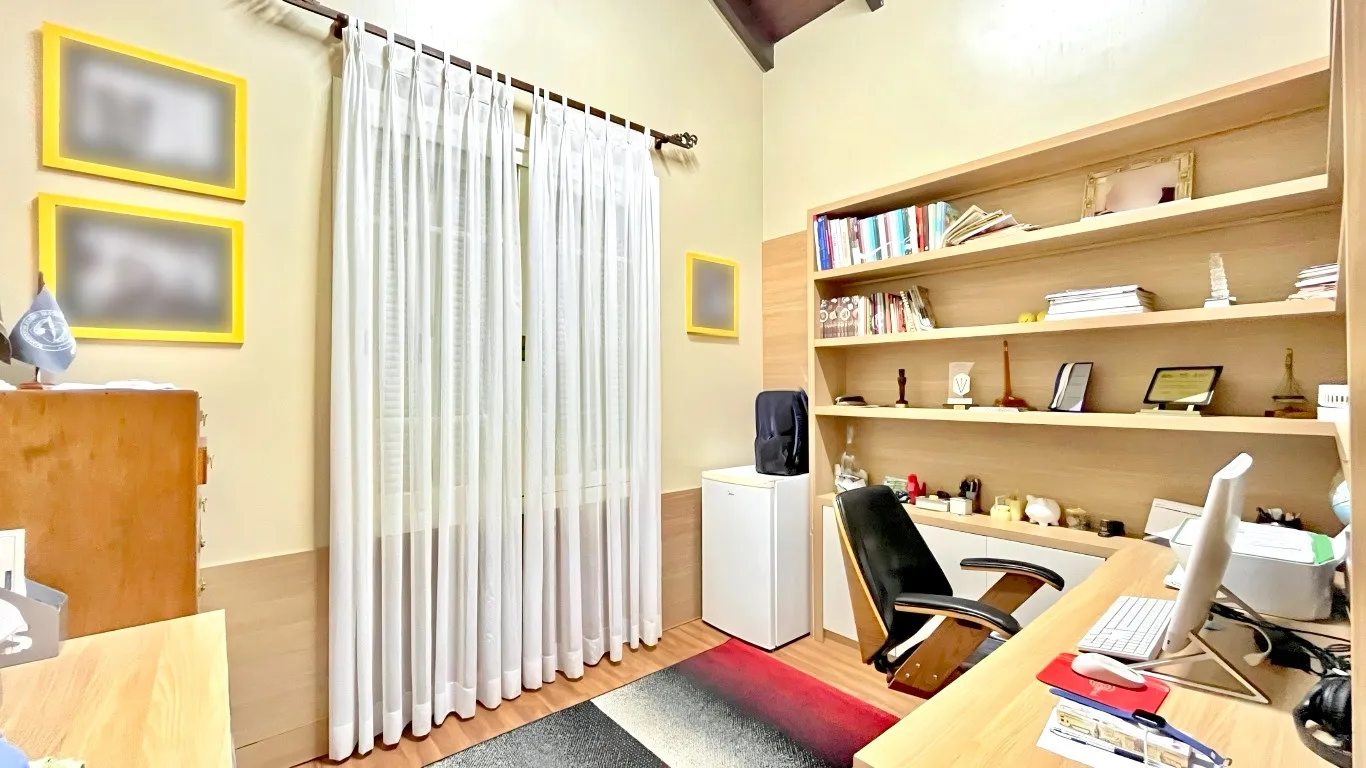 R$ 1.620.000 - MARAVILHOSA CASA - 413M2 - 3 SU&Iacute;TES - HIDRO - 2 VAGAS - VISTA PANOR&Acirc;MICA Rua Coronel Gomes de Carvalho Porto Alegre - 