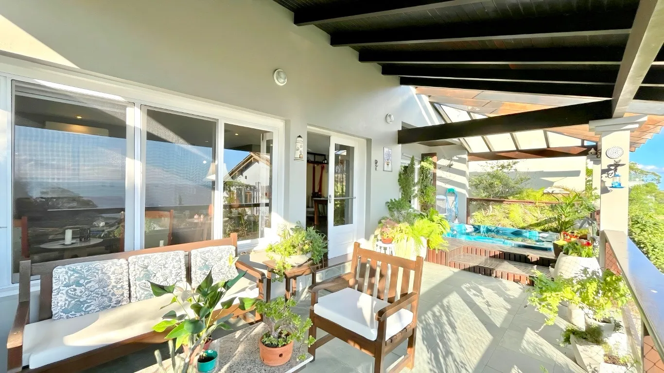 R$ 1.620.000 - MARAVILHOSA CASA - 413M2 - 3 SU&Iacute;TES - HIDRO - 2 VAGAS - VISTA PANOR&Acirc;MICA Rua Coronel Gomes de Carvalho Porto Alegre - 