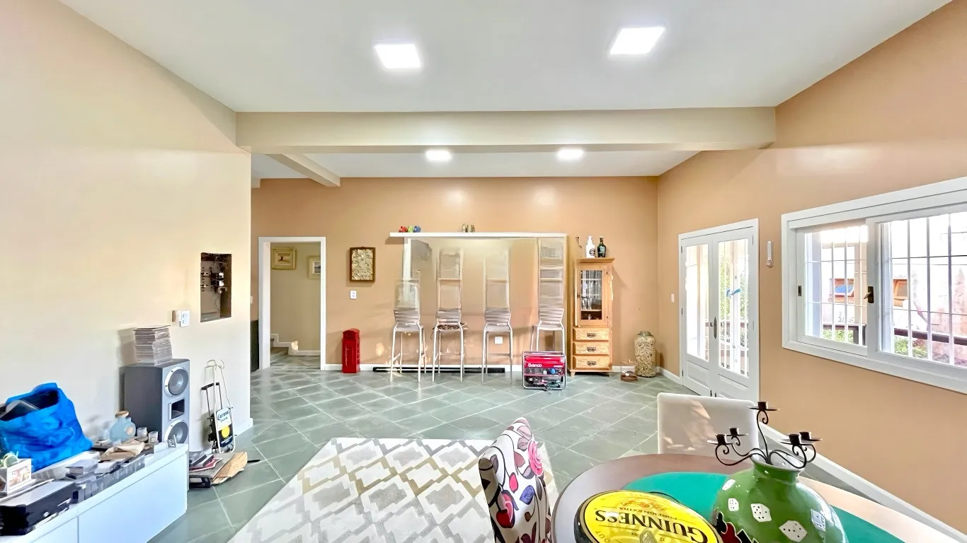 R$ 1.620.000 - MARAVILHOSA CASA - 413M2 - 3 SU&Iacute;TES - HIDRO - 2 VAGAS - VISTA PANOR&Acirc;MICA Rua Coronel Gomes de Carvalho Porto Alegre - 