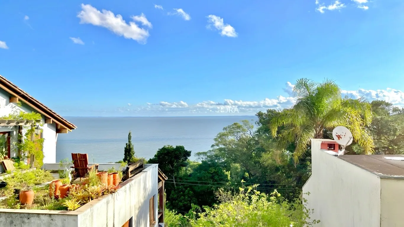 R$ 1.620.000 - MARAVILHOSA CASA - 413M2 - 3 SU&Iacute;TES - HIDRO - 2 VAGAS - VISTA PANOR&Acirc;MICA Rua Coronel Gomes de Carvalho Porto Alegre - 
