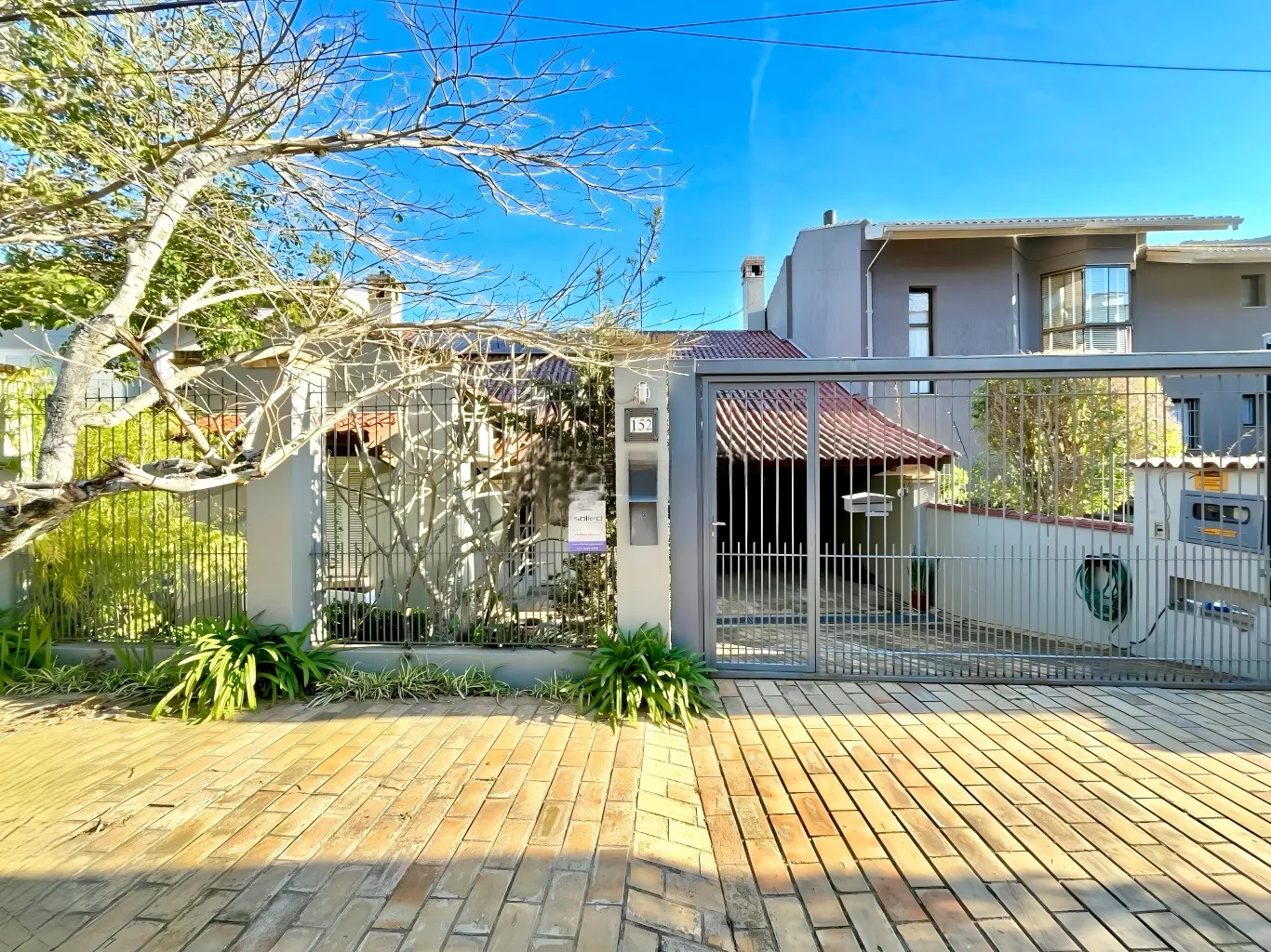 R$ 1.620.000 - MARAVILHOSA CASA - 413M2 - 3 SU&Iacute;TES - HIDRO - 2 VAGAS - VISTA PANOR&Acirc;MICA Rua Coronel Gomes de Carvalho Porto Alegre - 