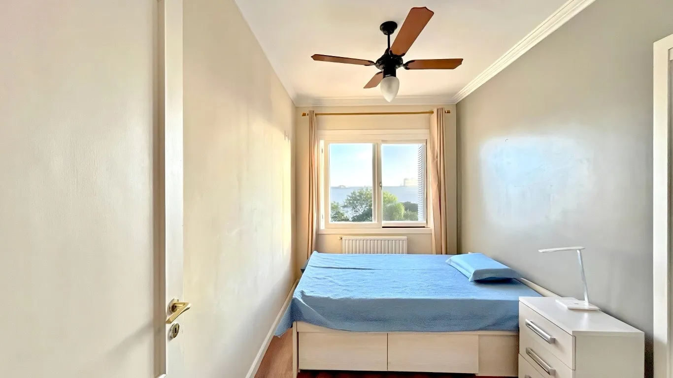 R$ 1.620.000 - MARAVILHOSA CASA - 413M2 - 3 SU&Iacute;TES - HIDRO - 2 VAGAS - VISTA PANOR&Acirc;MICA Rua Coronel Gomes de Carvalho Porto Alegre - 
