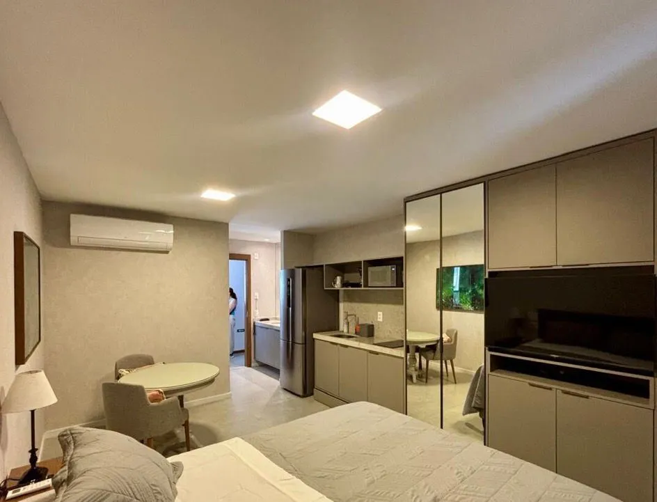 APARTAMENTO STUDIO NOVO MOBILIADO PISCINA &Agrave; VENDA CORREDOR VIT&Oacute;RIA Avenida Sete de Setembro Salvador - 