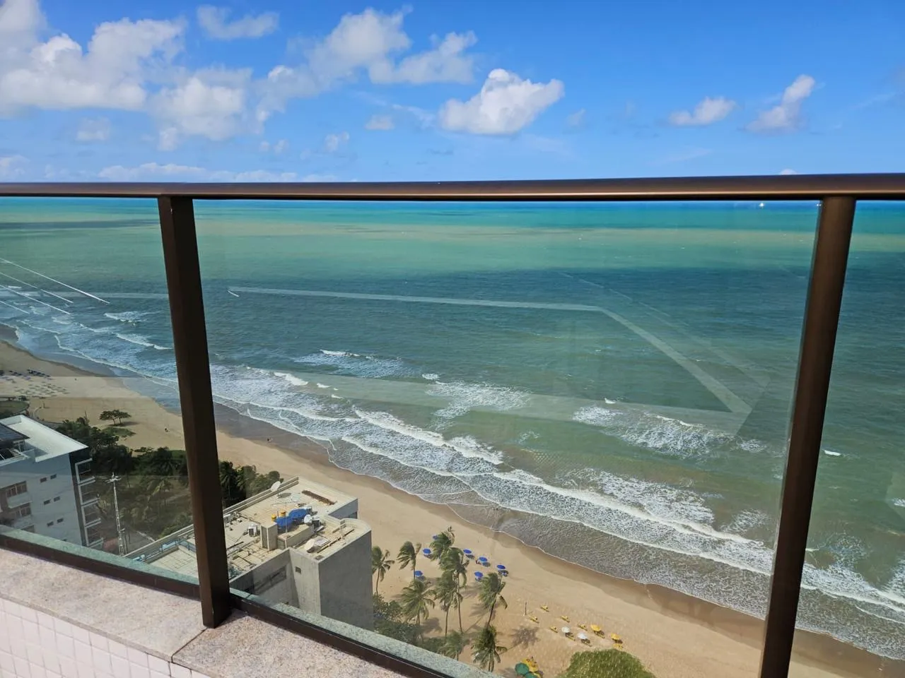 Apartamento beira mar &agrave; venda com 43 m&sup2; | 1 quarto | 1 vaga | Mobiliado Avenida Boa Viagem Recife - 