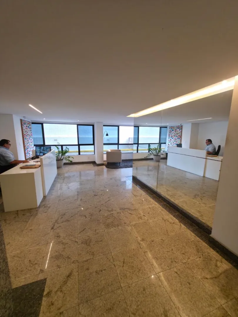 Apartamento &aacute; venda com 220m&sup2; | 4 su&iacute;tes | 2 vagas | Varanda vista mar Avenida Boa Viagem Recife - 