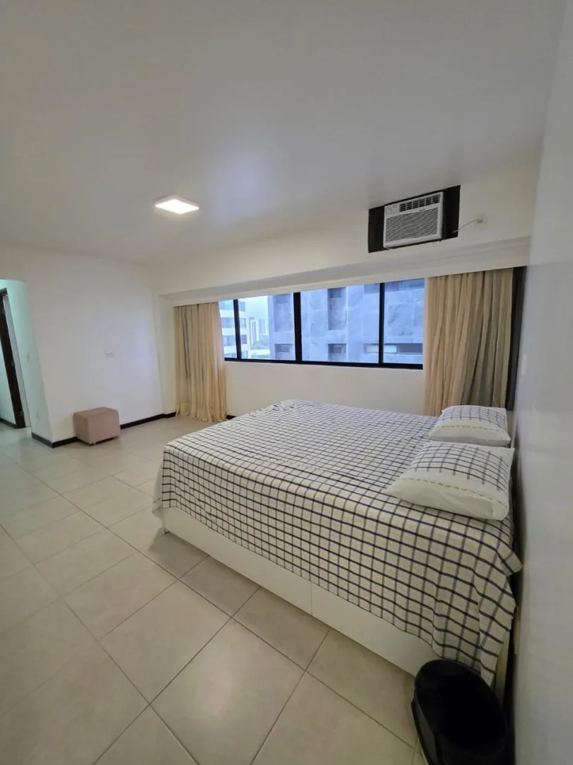 Apartamento &aacute; venda com 220m&sup2; | 4 su&iacute;tes | 2 vagas | Varanda vista mar Avenida Boa Viagem Recife - 