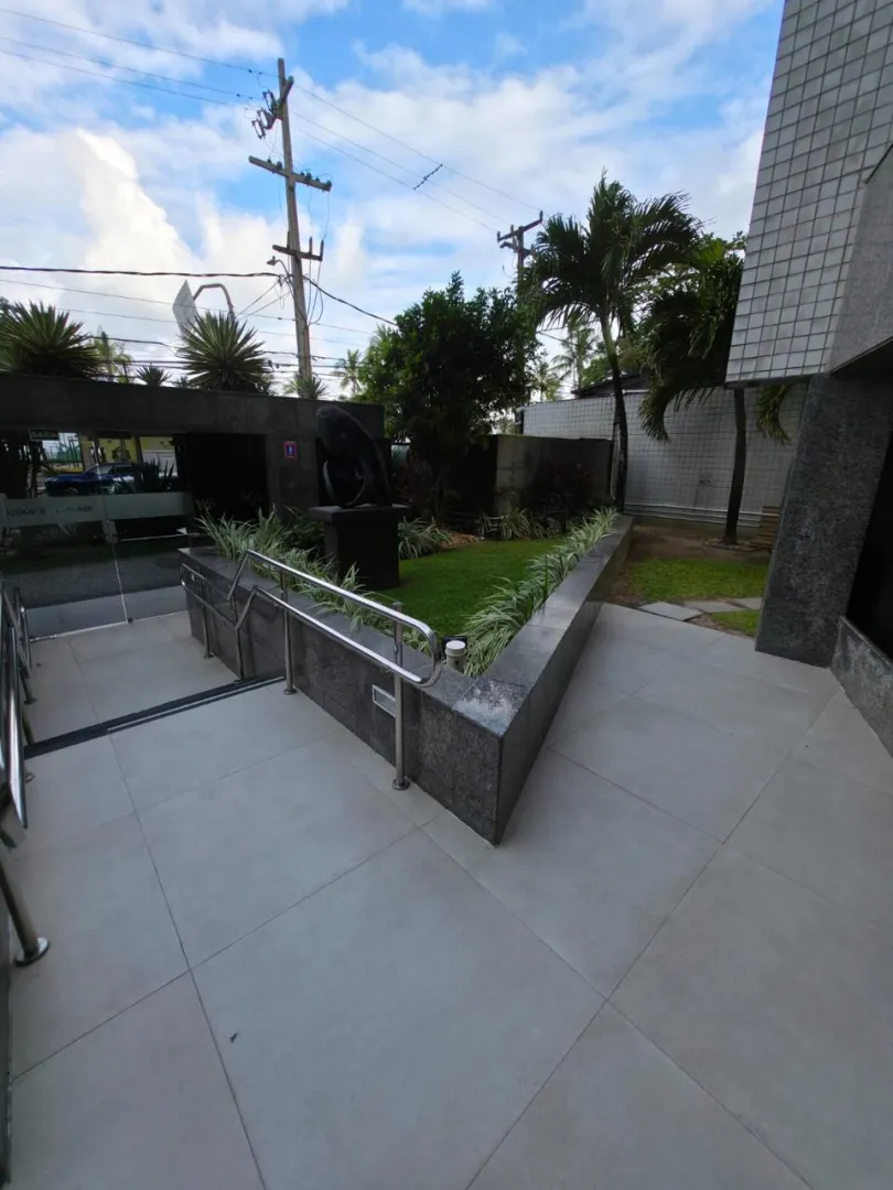 Apartamento &aacute; venda com 220m&sup2; | 4 su&iacute;tes | 2 vagas | Varanda vista mar Avenida Boa Viagem Recife - 