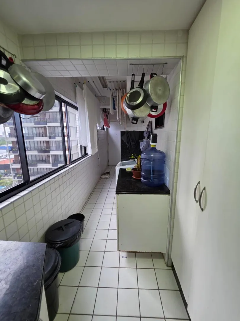 Apartamento &aacute; venda com 220m&sup2; | 4 su&iacute;tes | 2 vagas | Varanda vista mar Avenida Boa Viagem Recife - 