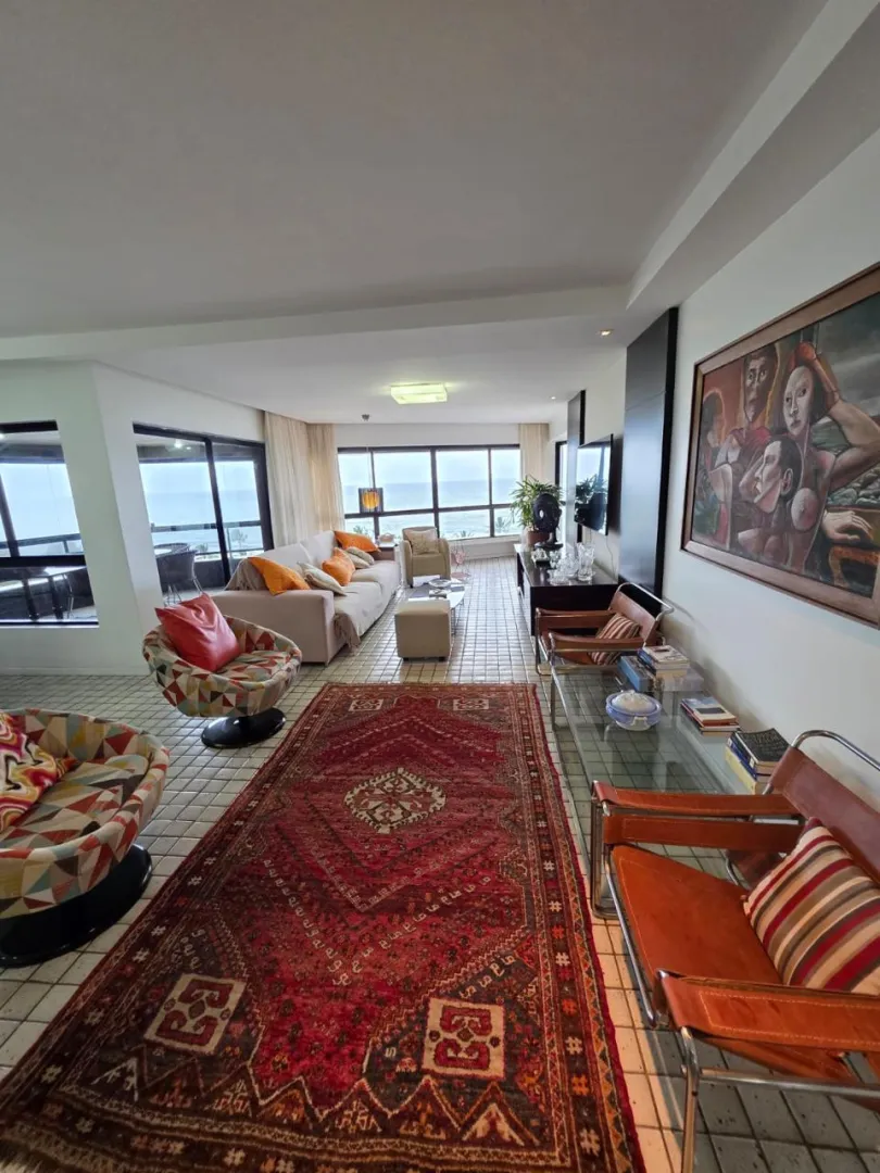 Apartamento &aacute; venda com 220m&sup2; | 4 su&iacute;tes | 2 vagas | Varanda vista mar Avenida Boa Viagem Recife - 