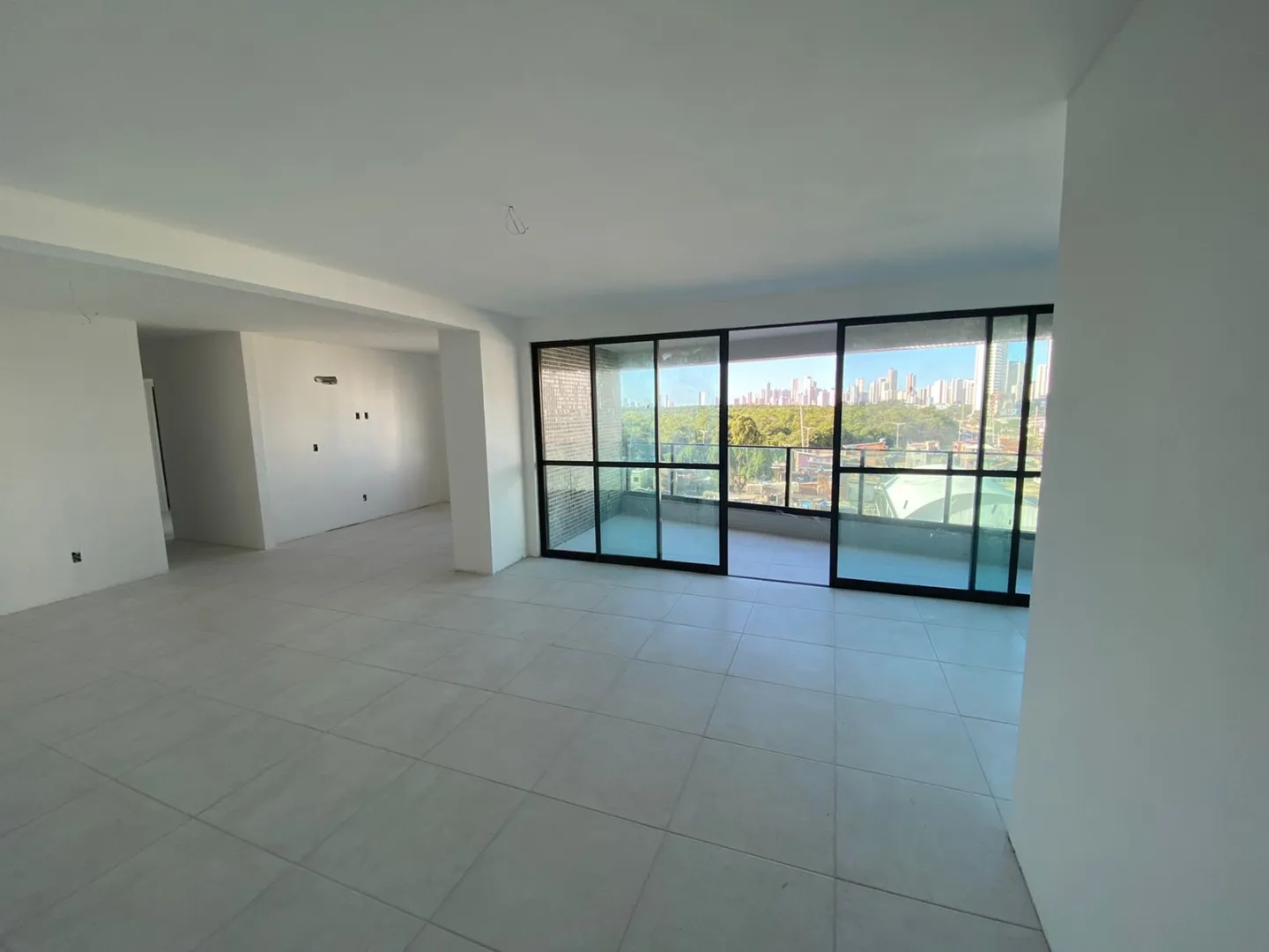 Apartamento &aacute; venda com 146 m&sup2; | 2 su&iacute;tes | 2 vagas | Varanda Rua Ministro Nelson Hungria Recife - 