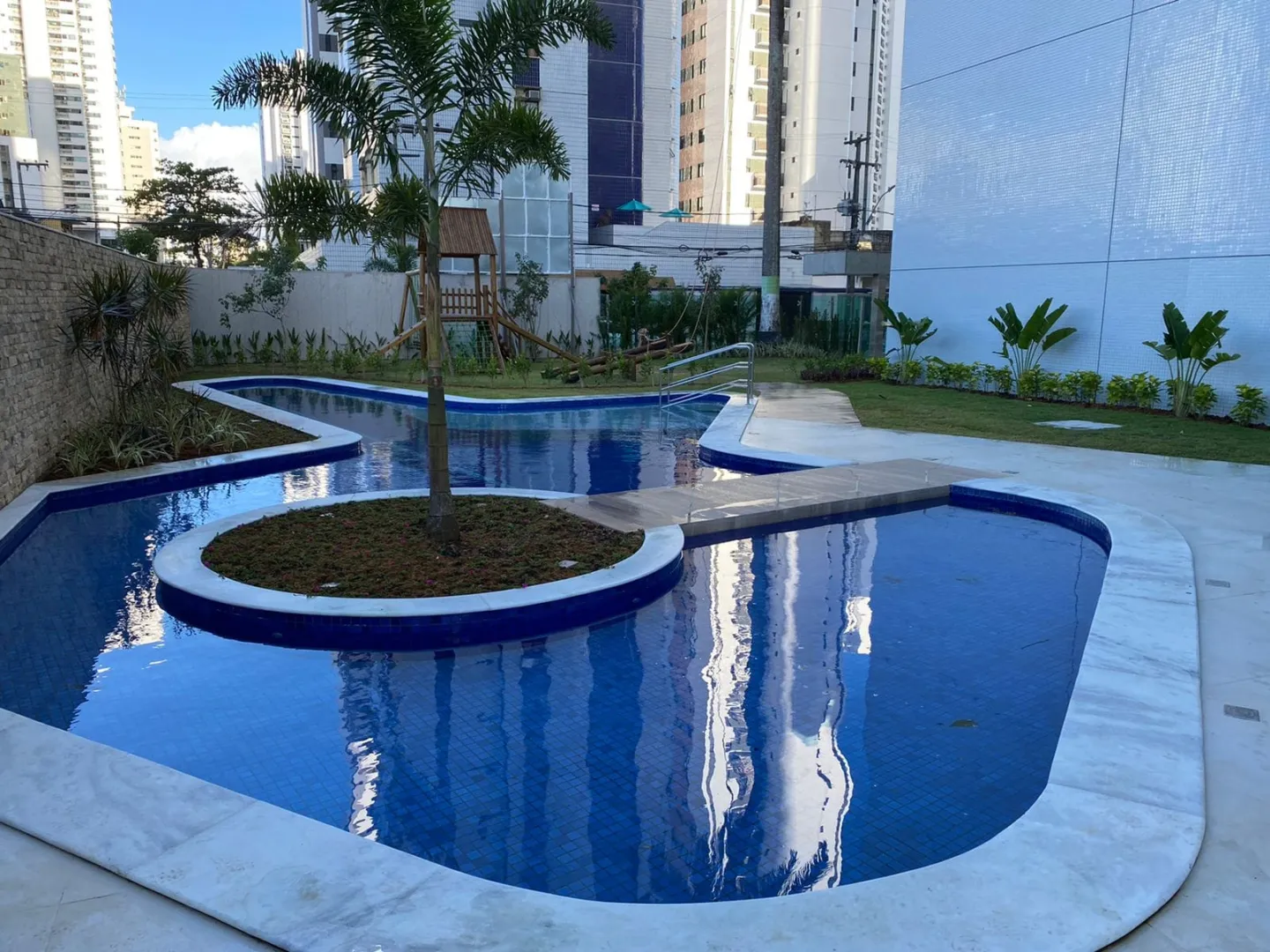 Apartamento &aacute; venda com 146 m&sup2; | 2 su&iacute;tes | 2 vagas | Varanda Rua Ministro Nelson Hungria Recife - 