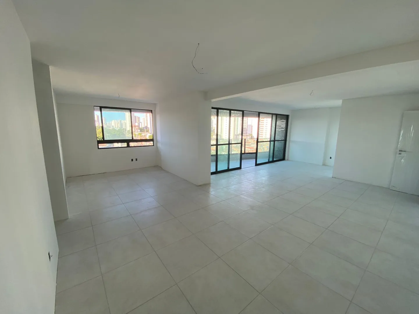 Apartamento &aacute; venda com 146 m&sup2; | 2 su&iacute;tes | 2 vagas | Varanda Rua Ministro Nelson Hungria Recife - 