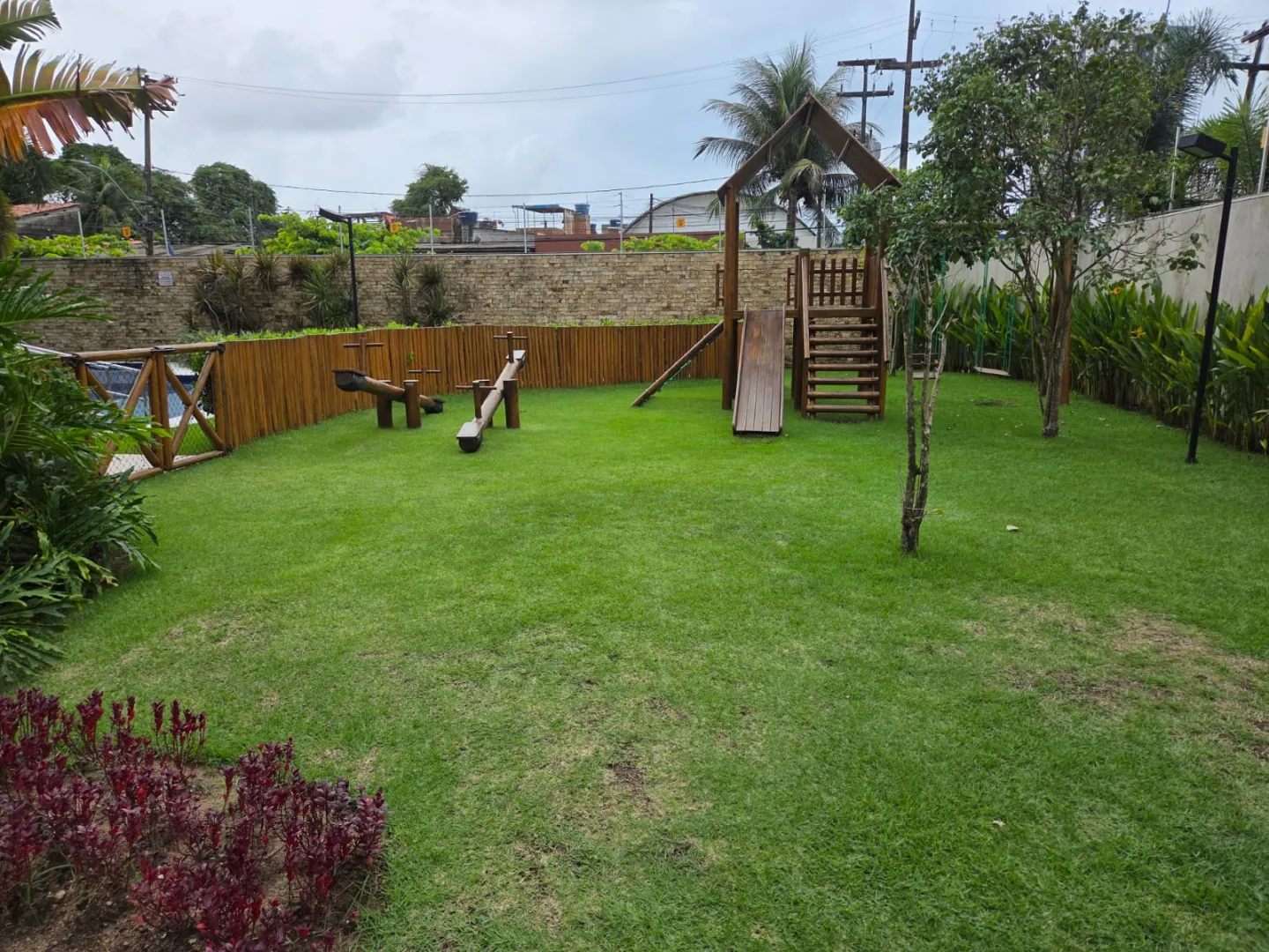 Apartamento &aacute; venda com 146 m&sup2; | 2 su&iacute;tes | 2 vagas | Varanda Rua Ministro Nelson Hungria Recife - 