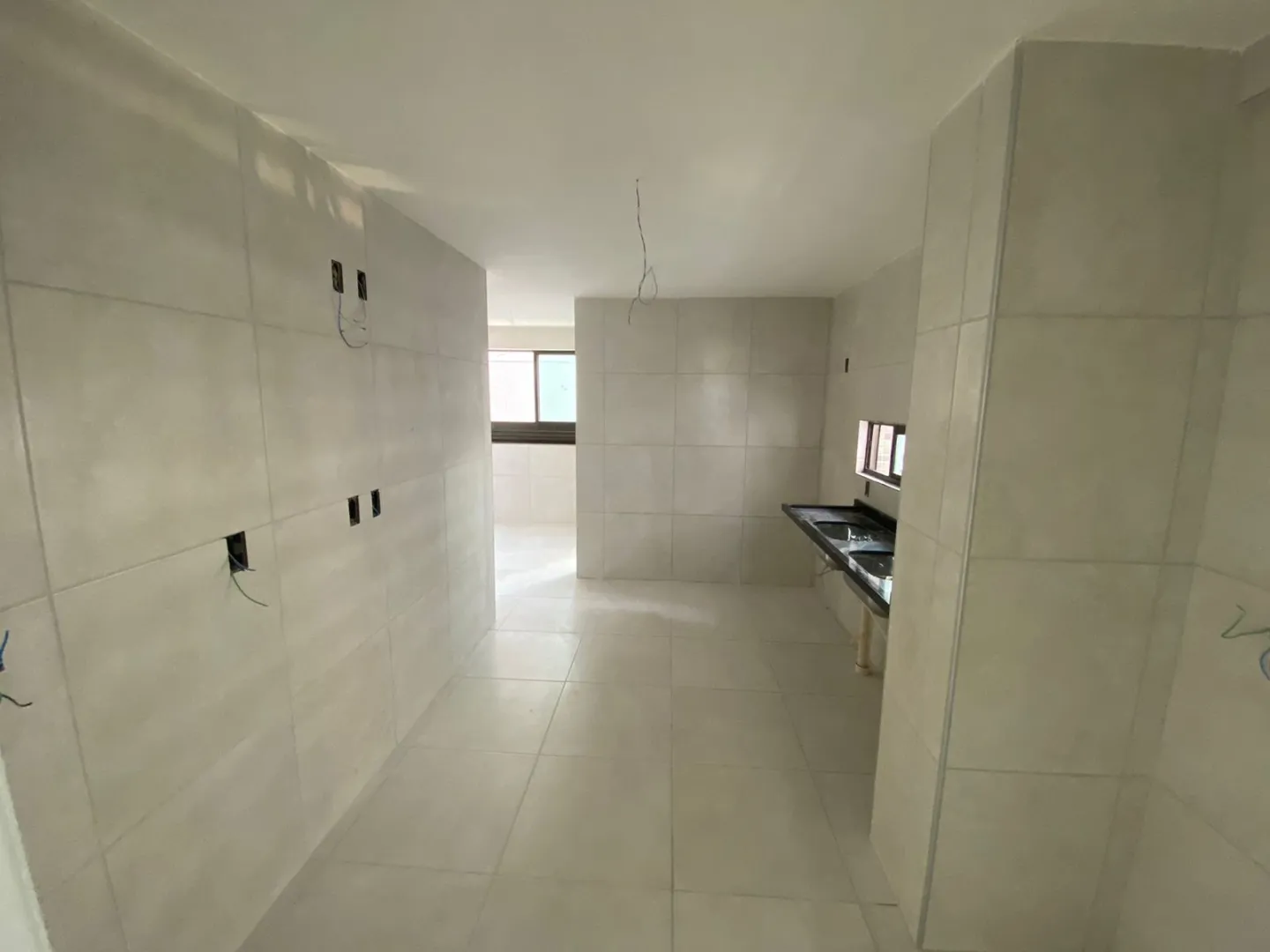 Apartamento &aacute; venda com 146 m&sup2; | 2 su&iacute;tes | 2 vagas | Varanda Rua Ministro Nelson Hungria Recife - 