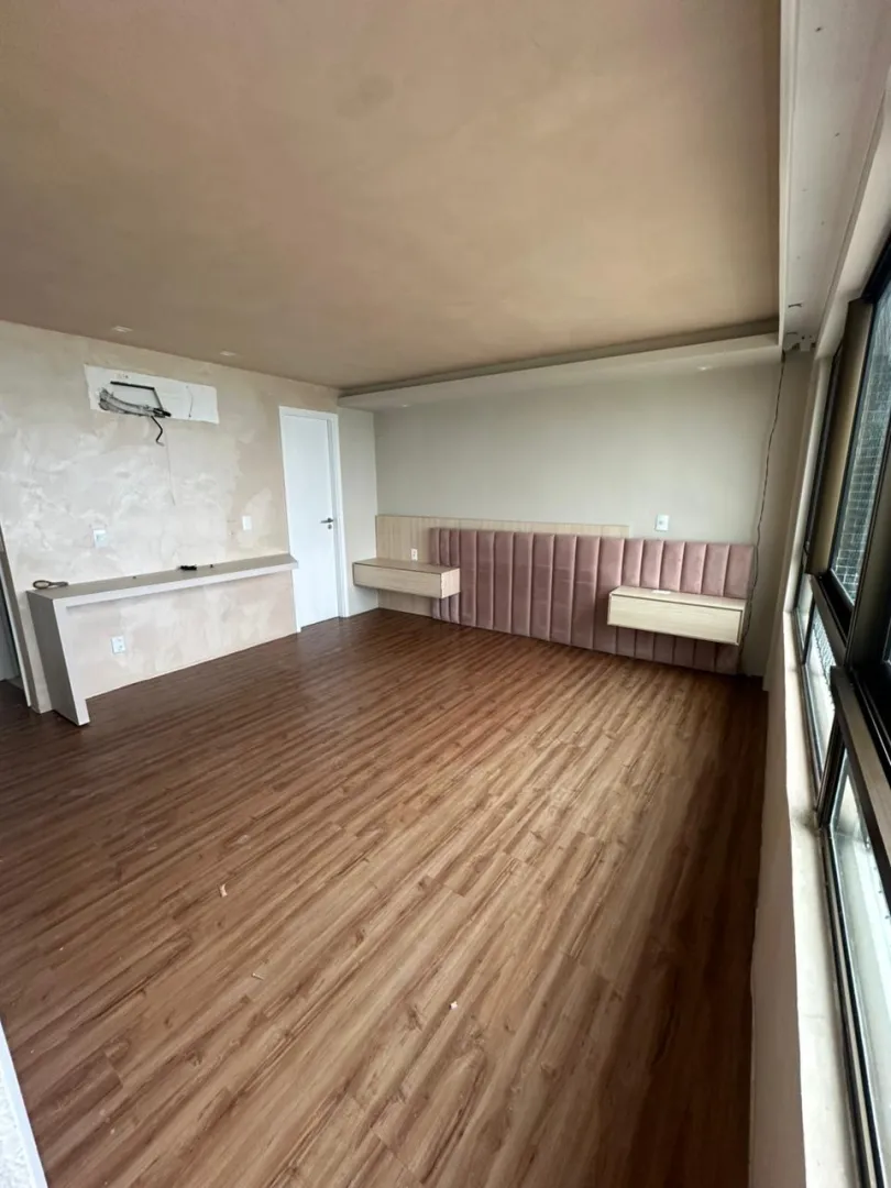 Apartamento &aacute; venda com 152 m&sup2; | 4 quartos sendo 3 su&iacute;tes | 3 vagas | Andar alto Rua Pereira da Costa Recife - 