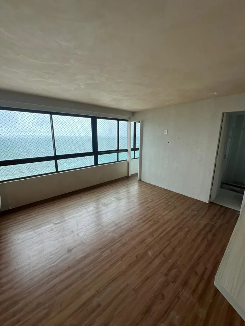 Apartamento &aacute; venda com 152 m&sup2; | 4 quartos sendo 3 su&iacute;tes | 3 vagas | Andar alto Rua Pereira da Costa Recife - 