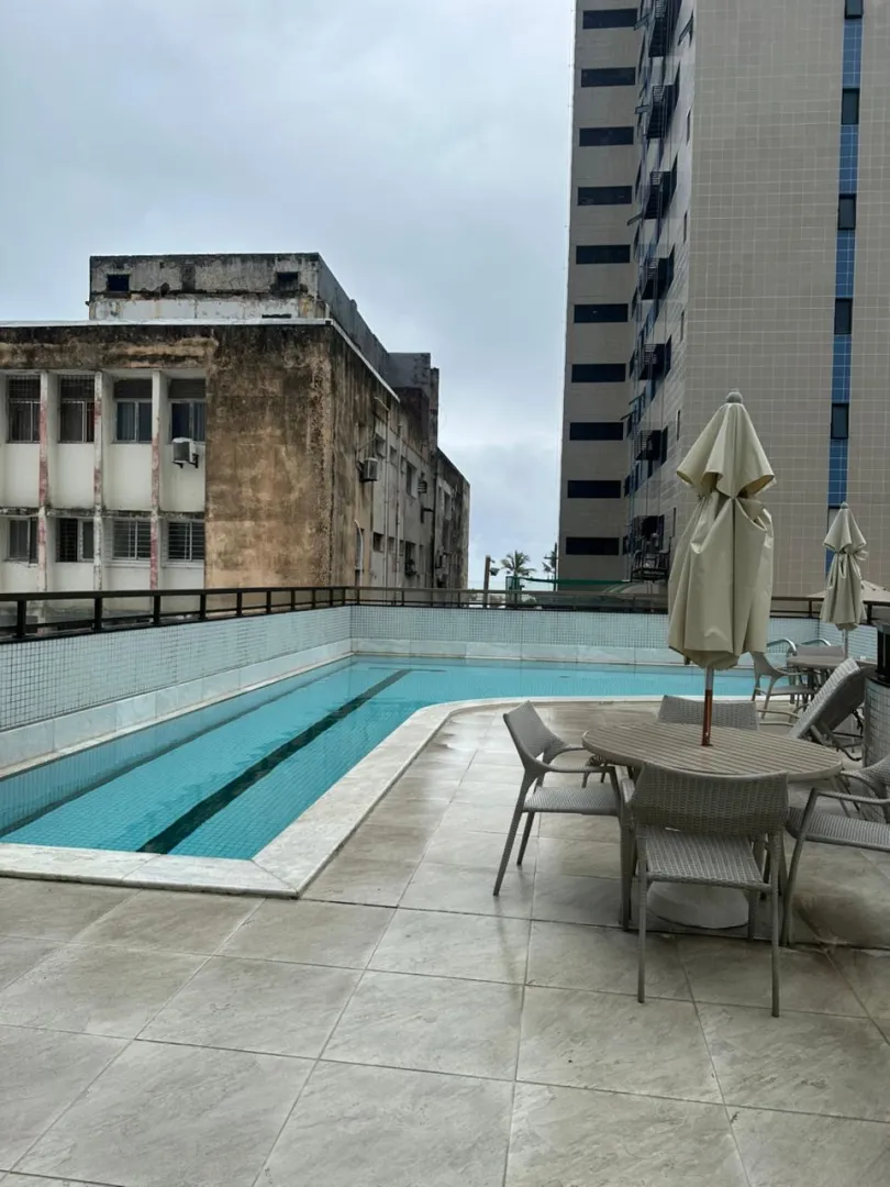 Apartamento &aacute; venda com 152 m&sup2; | 4 quartos sendo 3 su&iacute;tes | 3 vagas | Andar alto Rua Pereira da Costa Recife - 