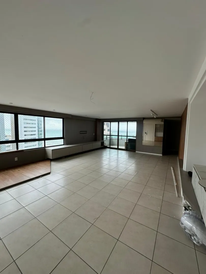 Apartamento &aacute; venda com 152 m&sup2; | 4 quartos sendo 3 su&iacute;tes | 3 vagas | Andar alto Rua Pereira da Costa Recife - 