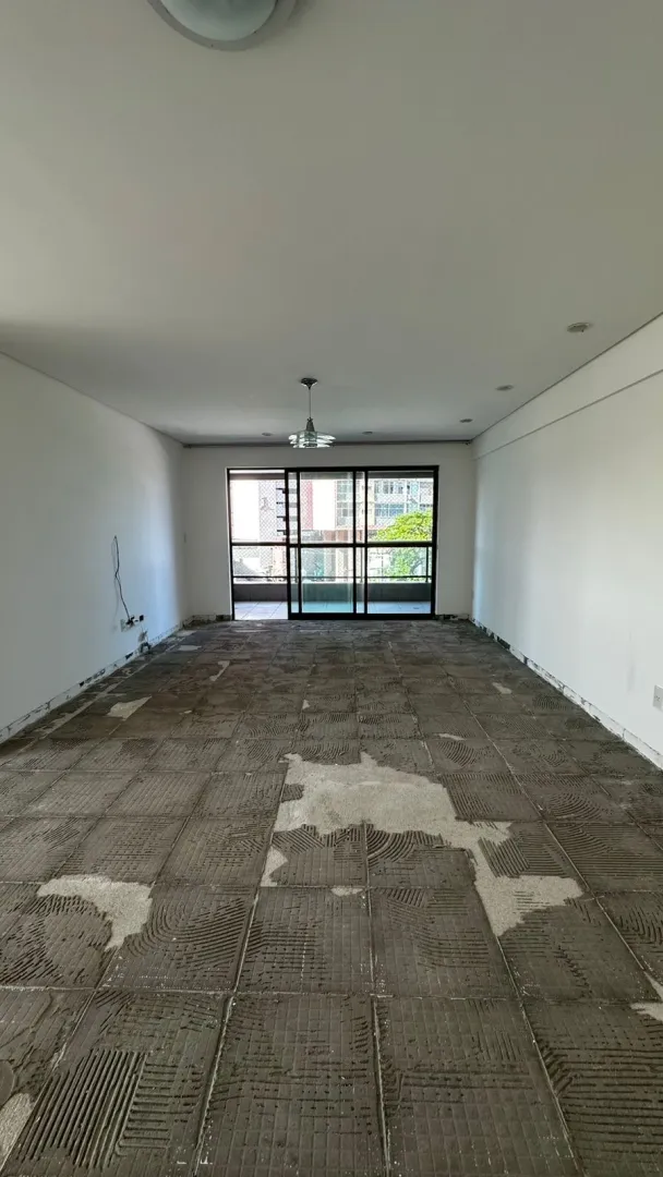 Apartamento &aacute; venda com 160m&sup2; | 4 su&iacute;tes | 3 vagas cobertas | Alto padr&atilde;o Rua Artur Muniz Recife - 