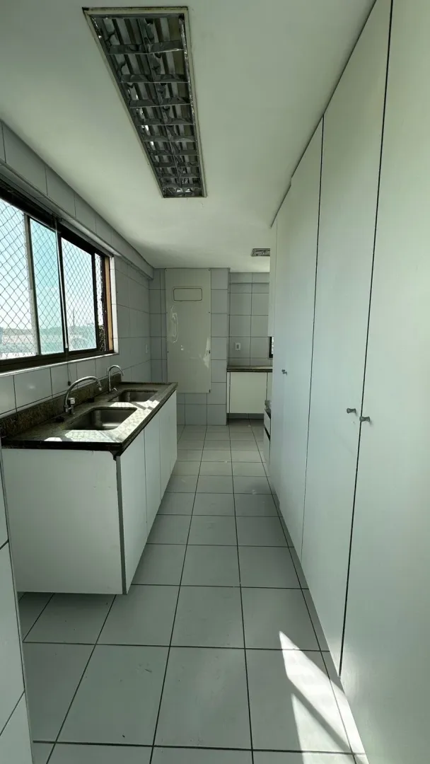 Apartamento &aacute; venda com 160m&sup2; | 4 su&iacute;tes | 3 vagas cobertas | Alto padr&atilde;o Rua Artur Muniz Recife - 