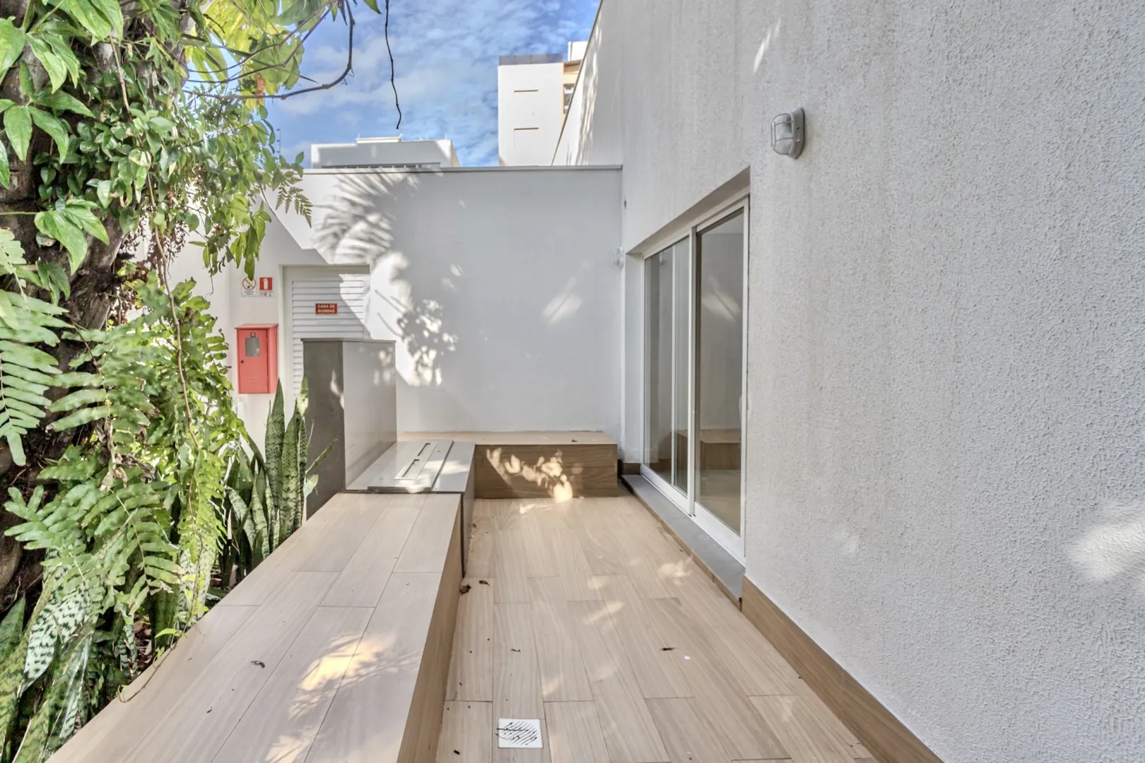 R$ 690.000 - BELO APARTAMENTO - 62M2 - 2 DORM - SU&Iacute;TE - 1 VAGA - INFRA Rua Chile Porto Alegre - 