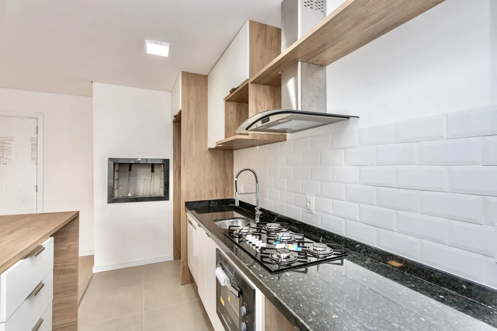 R$ 690.000 - BELO APARTAMENTO - 62M2 - 2 DORM - SU&Iacute;TE - 1 VAGA - INFRA Rua Chile Porto Alegre - 