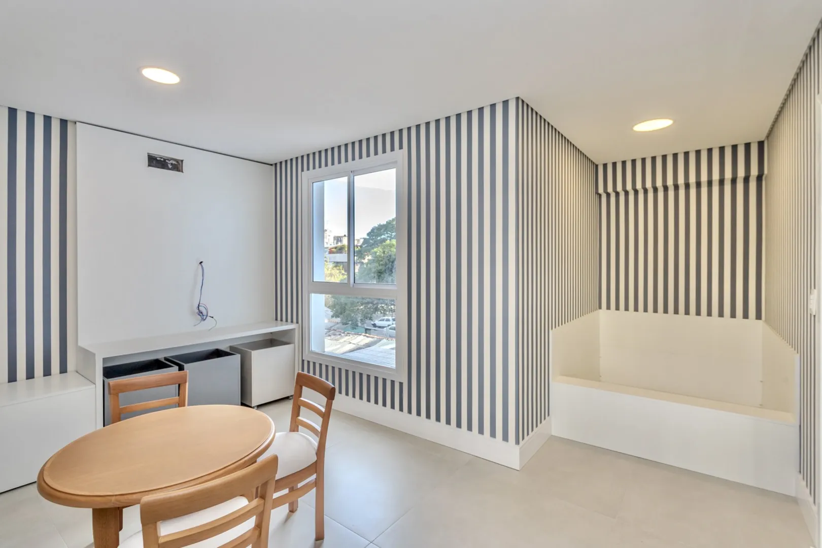 R$ 690.000 - BELO APARTAMENTO - 62M2 - 2 DORM - SU&Iacute;TE - 1 VAGA - INFRA Rua Chile Porto Alegre - 