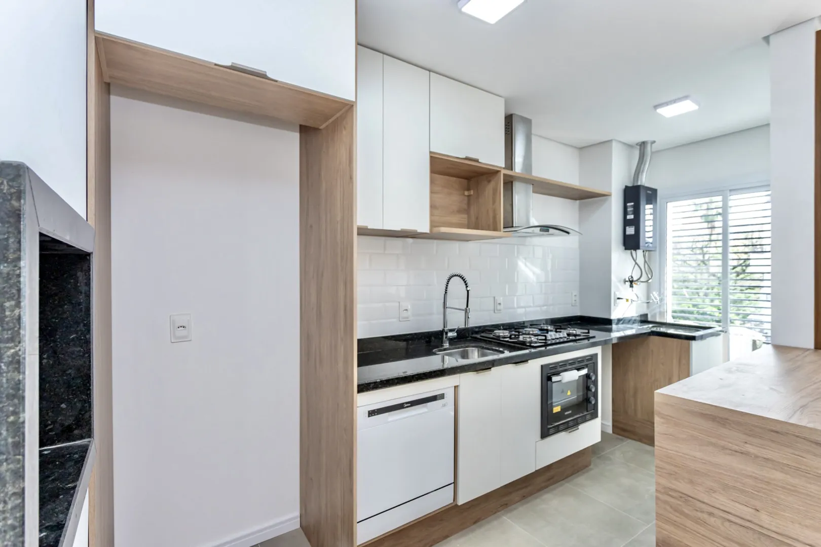 R$ 690.000 - BELO APARTAMENTO - 62M2 - 2 DORM - SU&Iacute;TE - 1 VAGA - INFRA Rua Chile Porto Alegre - 