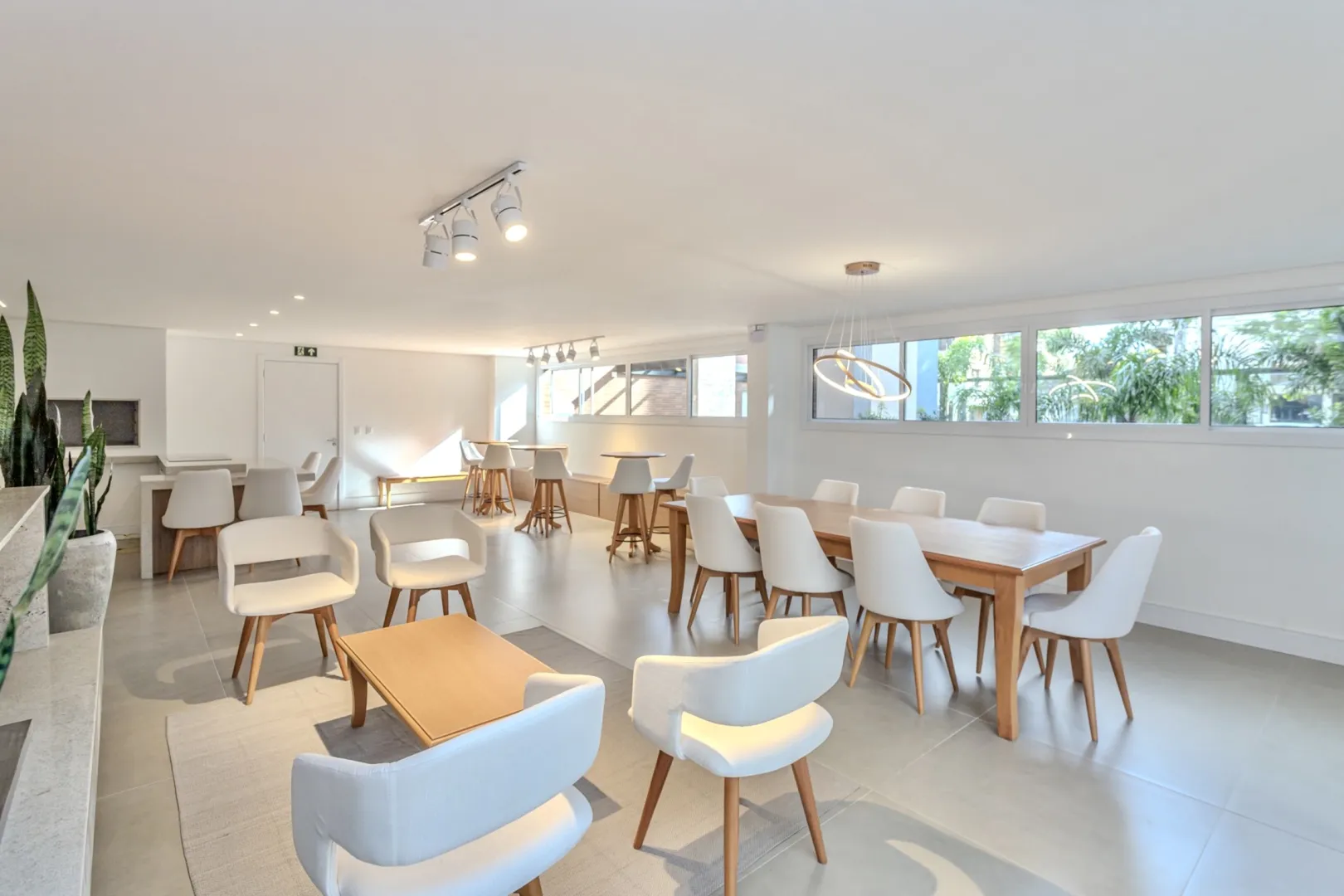 R$ 690.000 - BELO APARTAMENTO - 62M2 - 2 DORM - SU&Iacute;TE - 1 VAGA - INFRA Rua Chile Porto Alegre - 