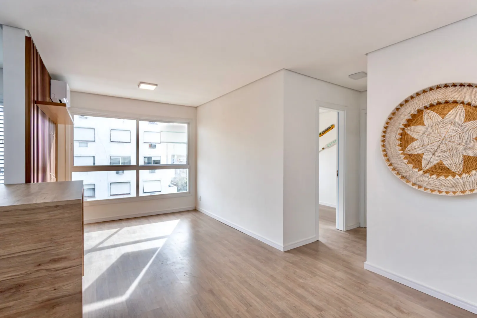 R$ 690.000 - BELO APARTAMENTO - 62M2 - 2 DORM - SU&Iacute;TE - 1 VAGA - INFRA Rua Chile Porto Alegre - 
