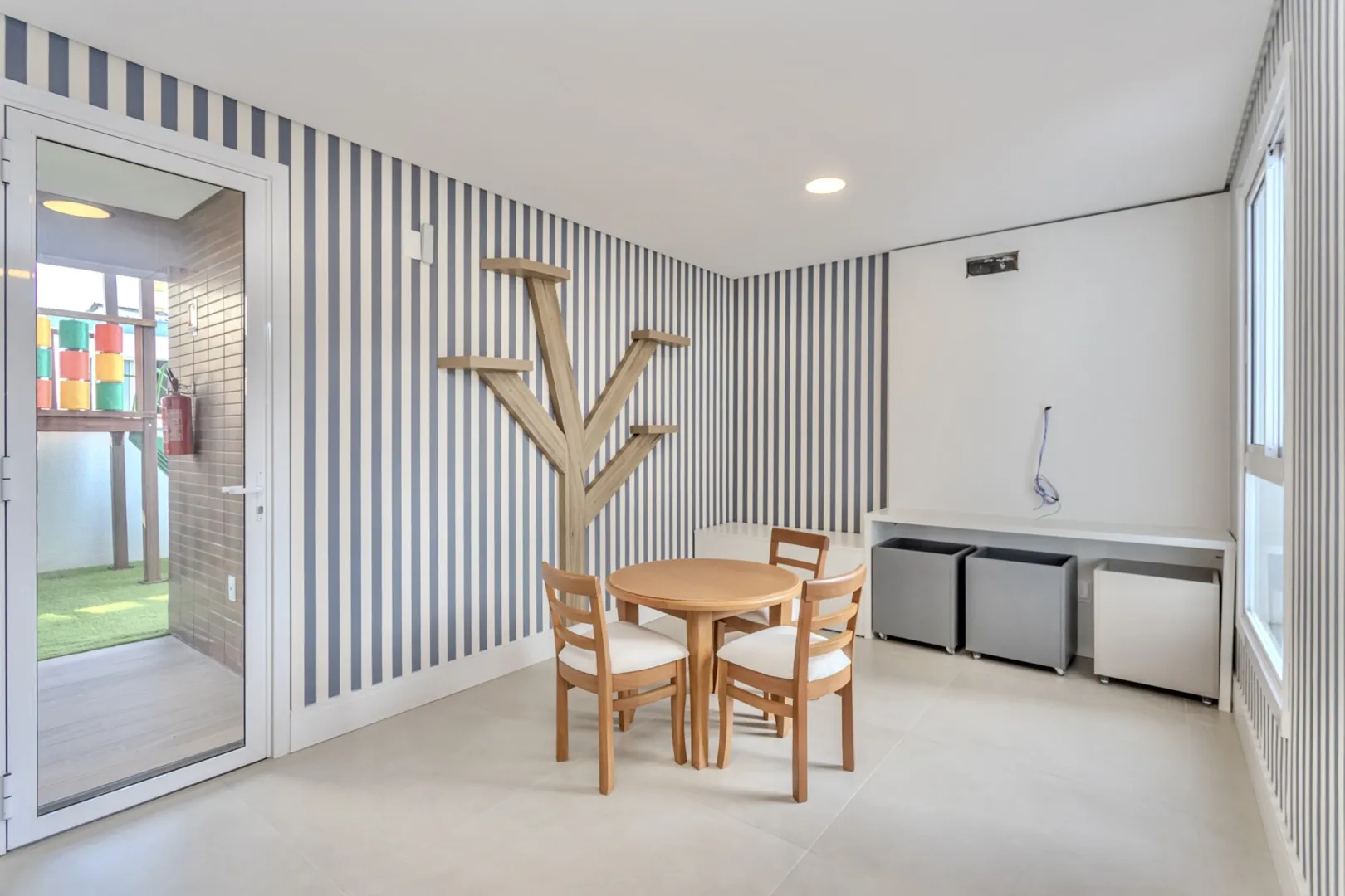 R$ 690.000 - BELO APARTAMENTO - 62M2 - 2 DORM - SU&Iacute;TE - 1 VAGA - INFRA Rua Chile Porto Alegre - 